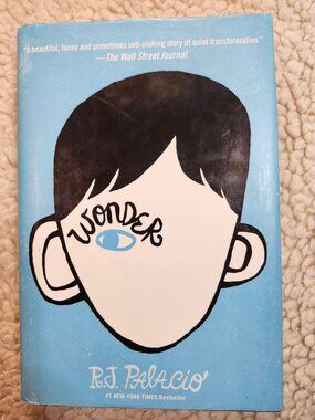 R.J. Palacio Wonder Hardcover 2012 Alfred A Knopf Juvenile Middle Grade Book